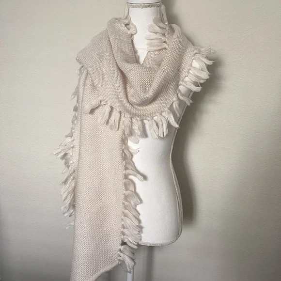 Rebecca Minkoff Asymmetrical Fringe Muffler Scarf Ivory, NWT - Picture 3 of 7